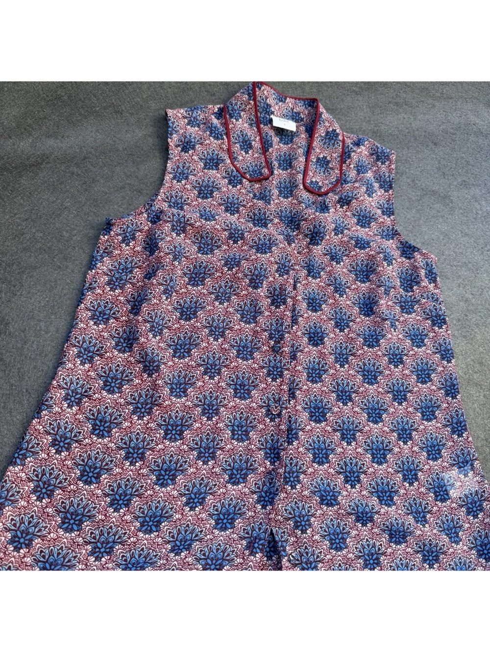 CAbi Sleeveless Floral Print Tunic top small sheer Blue Burgundy dressy A5